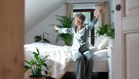 vrolijk wakker met matrasreiniging aan huis